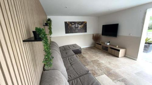 Entraigues-sur-la-Sorgue House | J&J Home