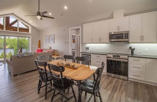 Glenfield Cottage | J&L's Lakeside Cottage
