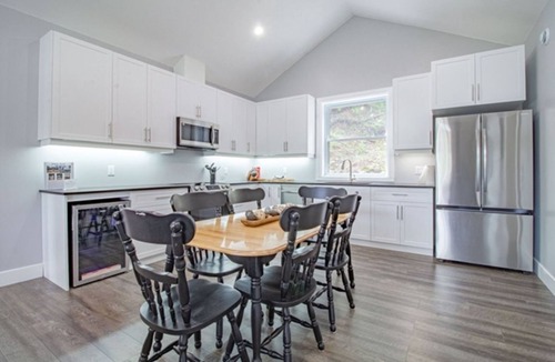 Glenfield Cottage | J&L's Lakeside Cottage