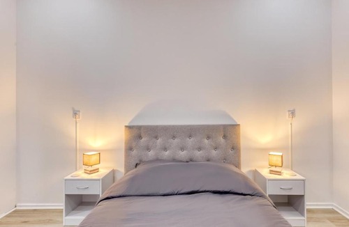 Tonnerre Apartment | J Mo Home - Tonnerre - O' Verre