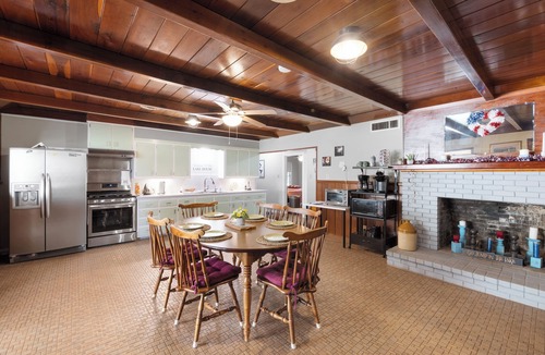 Clifton House | J's Place on Lake Whitney