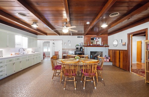 Clifton House | J's Place on Lake Whitney