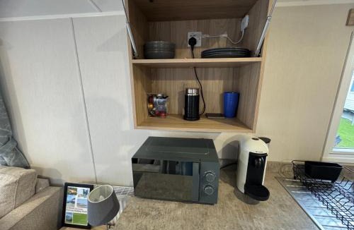 Sandown Cabin | J2 static caravan at Fairway Holiday Park