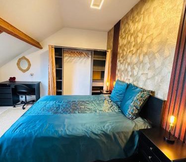 Bezons House | Jabeen's House Bedroom 1