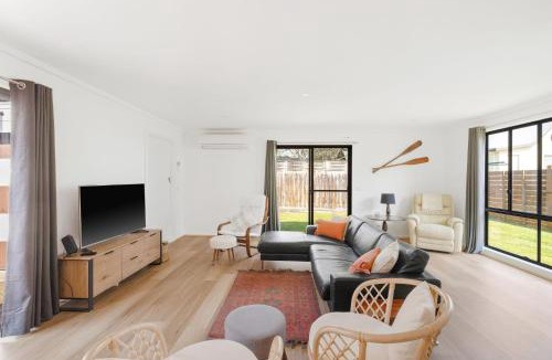 Silverleaves House | Jacaranda Cottage at the Beach