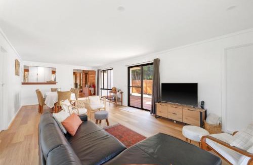 Silverleaves House | Jacaranda Cottage at the Beach