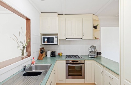 Silverleaves House | Jacaranda Cottage at the Beach