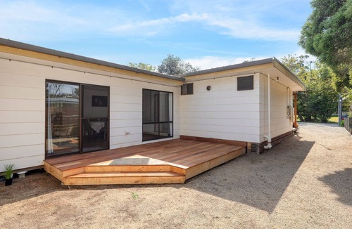 Silverleaves House | Jacaranda Cottage at the Beach