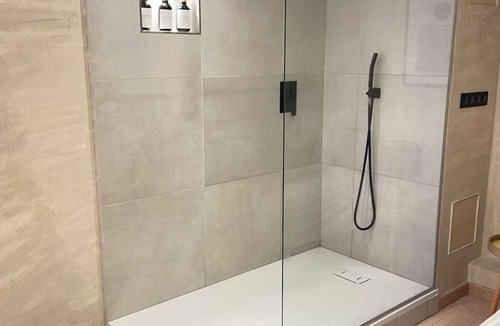 Montrouge Apartment | Jaccuzzi Sauna Private Spa Paris