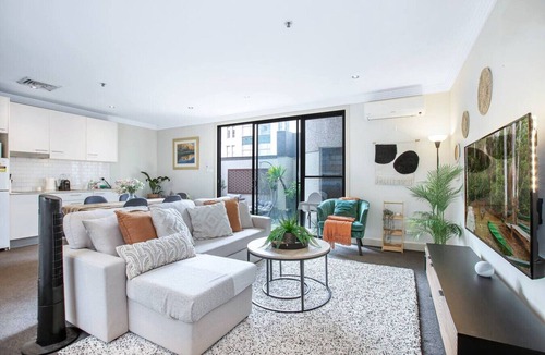 Chippendale Apartment | Jack's Central City Cozy Pad