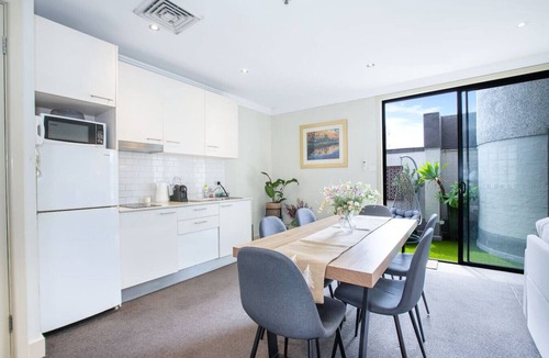 Chippendale Apartment | Jack's Central City Cozy Pad