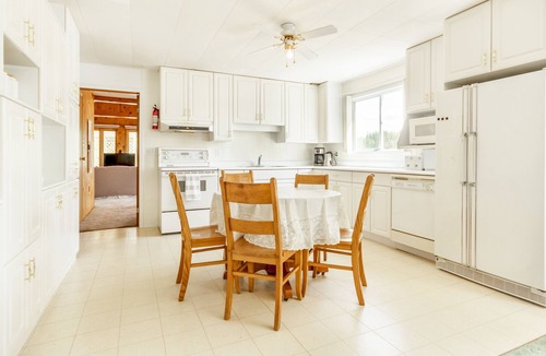 Golden Valley Cabin | Jack's Lake Retreat - Perfect for multi-families!