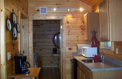 Steelville Cabin | Jack's Log Cabin Near Meramec River in Quiet Wooded Setting With Hot Tub