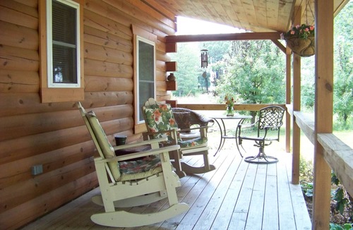 Steelville Cabin | Jack's Log Cabin Near Meramec River in Quiet Wooded Setting With Hot Tub