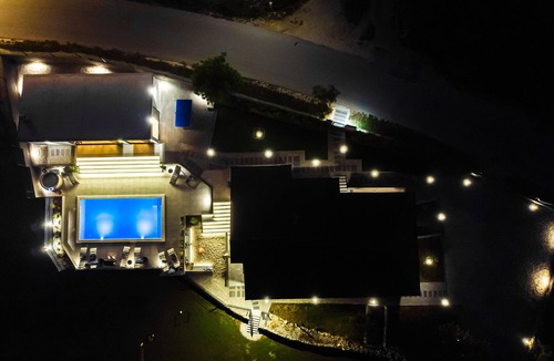 Lovrec Villa | Jackal Holiday House with heated pool and a jacuzzi