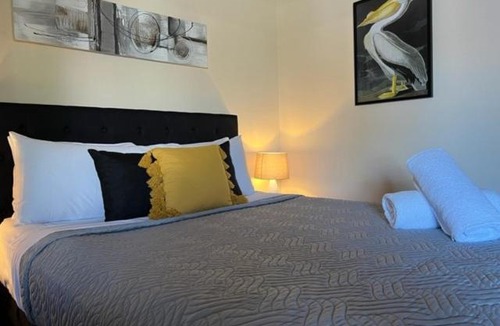 Warwick Hotel | Jackie Howe Motel