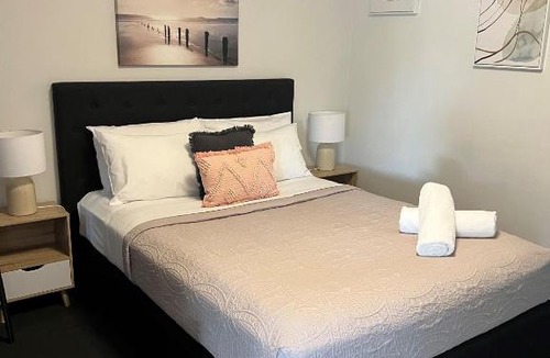 Warwick Hotel | Jackie Howe Motel