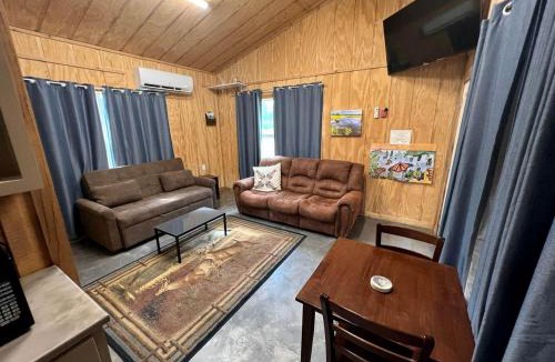 Jacksboro House | Jacksboro Glamping Destination with Sports Facilities in Texas