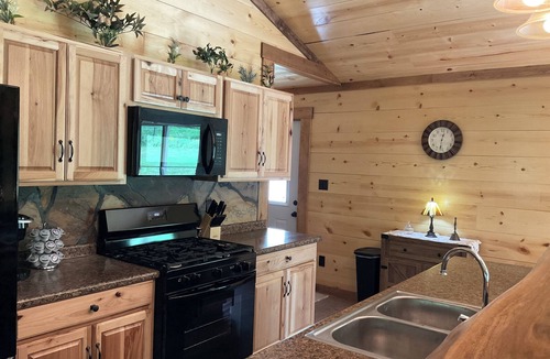 Large Cabin | JACKSON HILL CABIN