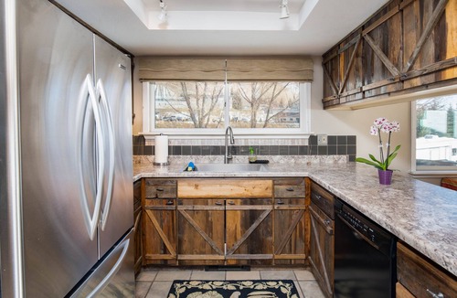 Jackson House | Jackson Hole 2 Bed 2 Bath plus office w/murphy bed and Great Views.