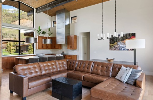 Hoback Junction House | Jackson Hole Fairway Lodge 18