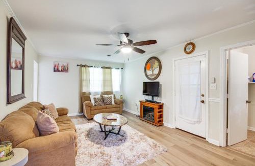 Tougaloo House | Jackson Home w/Patio, 2 Grills & Ping-Pong Table!
