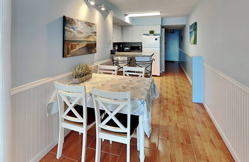 Jacksonville Beach Condo | Jacksonville Beachdrifter by Distinctive Beach Rentals