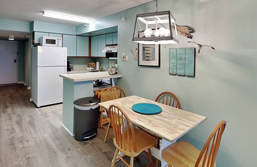 Jacksonville Beach Condo | Jacksonville Beachdrifter by Distinctive Beach Rentals