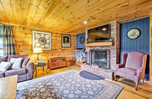 Jacksonville House | Jacksonville Cabin with Wraparound Deck and Views