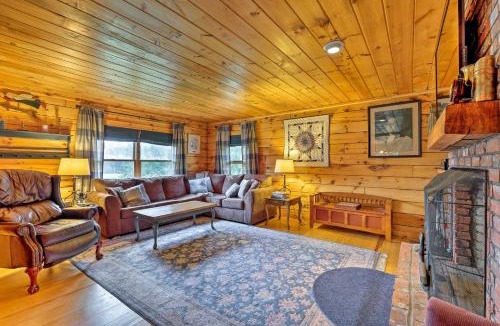 Jacksonville House | Jacksonville Cabin with Wraparound Deck and Views