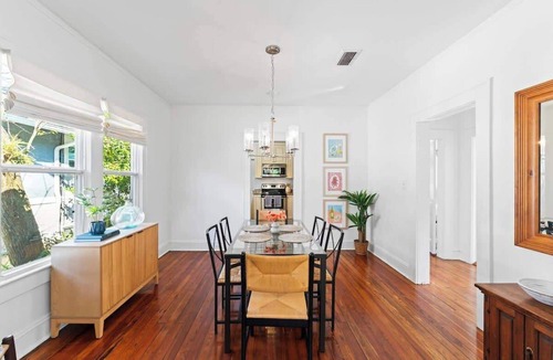 Fairfax House | "Jacksonville Gem: Stylish Home Tropical Backyard