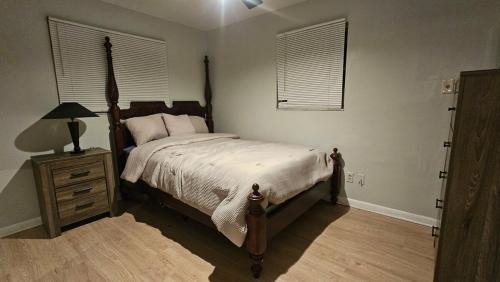 Northside Villa | Jacksonville Getaway Spacious & Comfy