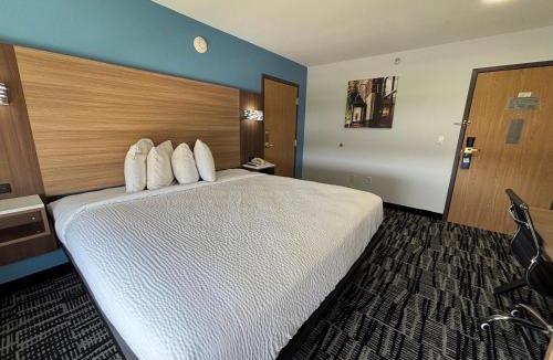South Jacksonville Hotel | Jacksonville Inn & Suites