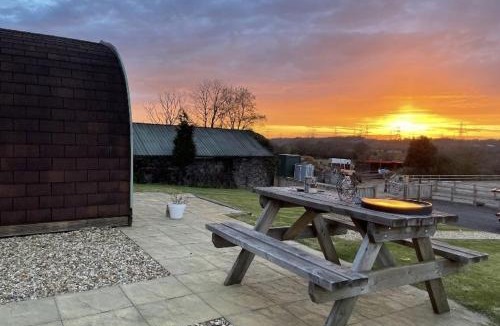 Margam Cabin | Jacob's Den Cosy pod with hot tub