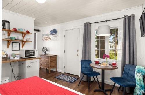 East Glacier Park Village Hotel | Jacobson's Cottages