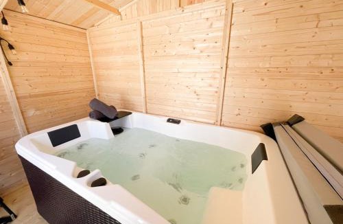 Lambezellec Apartment | Jacuzzi au Cocon brestois