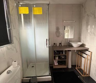 Mantes-la-Jolie Apartment | Jacuzzi cocoon on Mante la Jolie