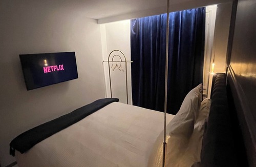 Mulhouse Apartment | Jacuzzi & Hammam in the heart of Mulhouse