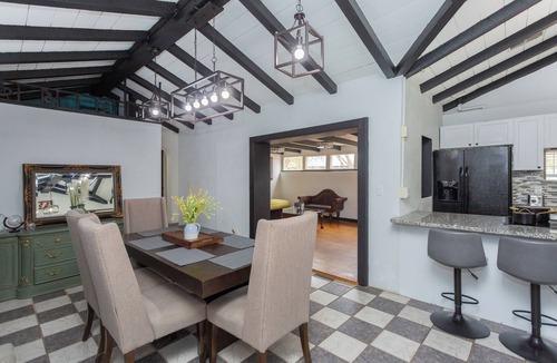 Artesia House | Jacuzzi Home - 5 min drive to FLETC!