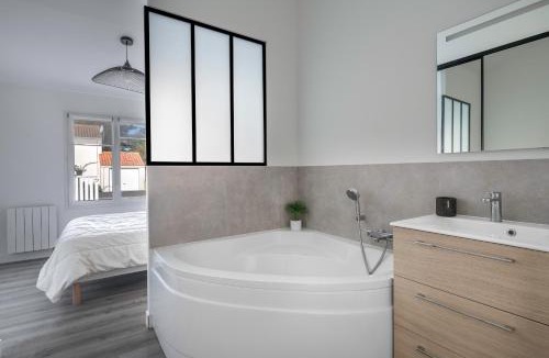 Le Cormier House | Jacuzzi Maison pour 11 au calme plage a 500m