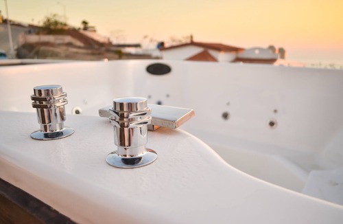 El Sauzal House | Jacuzzi Pool Spa Ocean View 4bd 5ba House