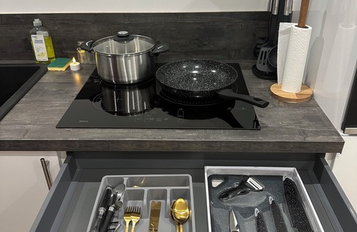 Essey-les-Nancy Apartment | Jacuzzi Privé & Cinéma – Suite Romantique