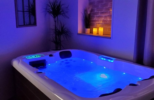 Flaviac House | Jacuzzi Privatif Dans Maison de Village au Calme