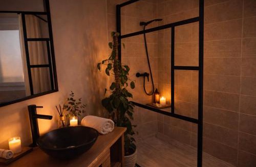 Flaviac House | Jacuzzi privatif dans maison de village au calme