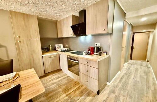 Saint-Jean Apartment | Jacuzzi Room