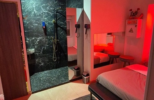 Charpennes - Charmettes Apartment | Jacuzzi studio in Lyon Villeurbanne