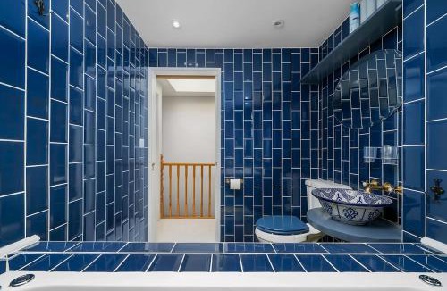 Boleyn House | Jacuzzi Suite