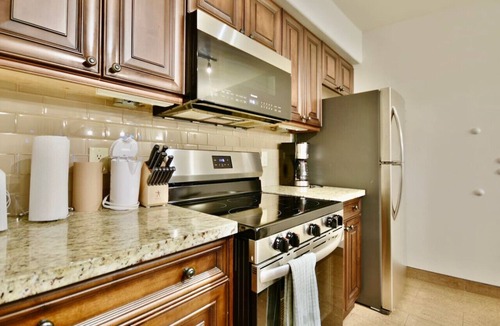 Oro-Medonte Condo | Jacuzzi Suite Relaxing Retreat