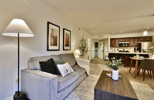 Oro-Medonte Condo | Jacuzzi Suite Relaxing Retreat