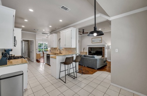 Tulsa House | Jacuzzi Tub-Walk to Dining & Shopping-Garage Parking